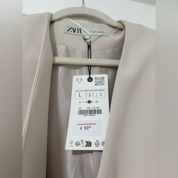 Zara Women’s Cream Blazer - Picture 4 of 4